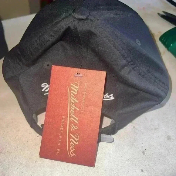 NWT Mitchell & Ness Cleveland Cavaliers logo hat - Picture 5 of 6